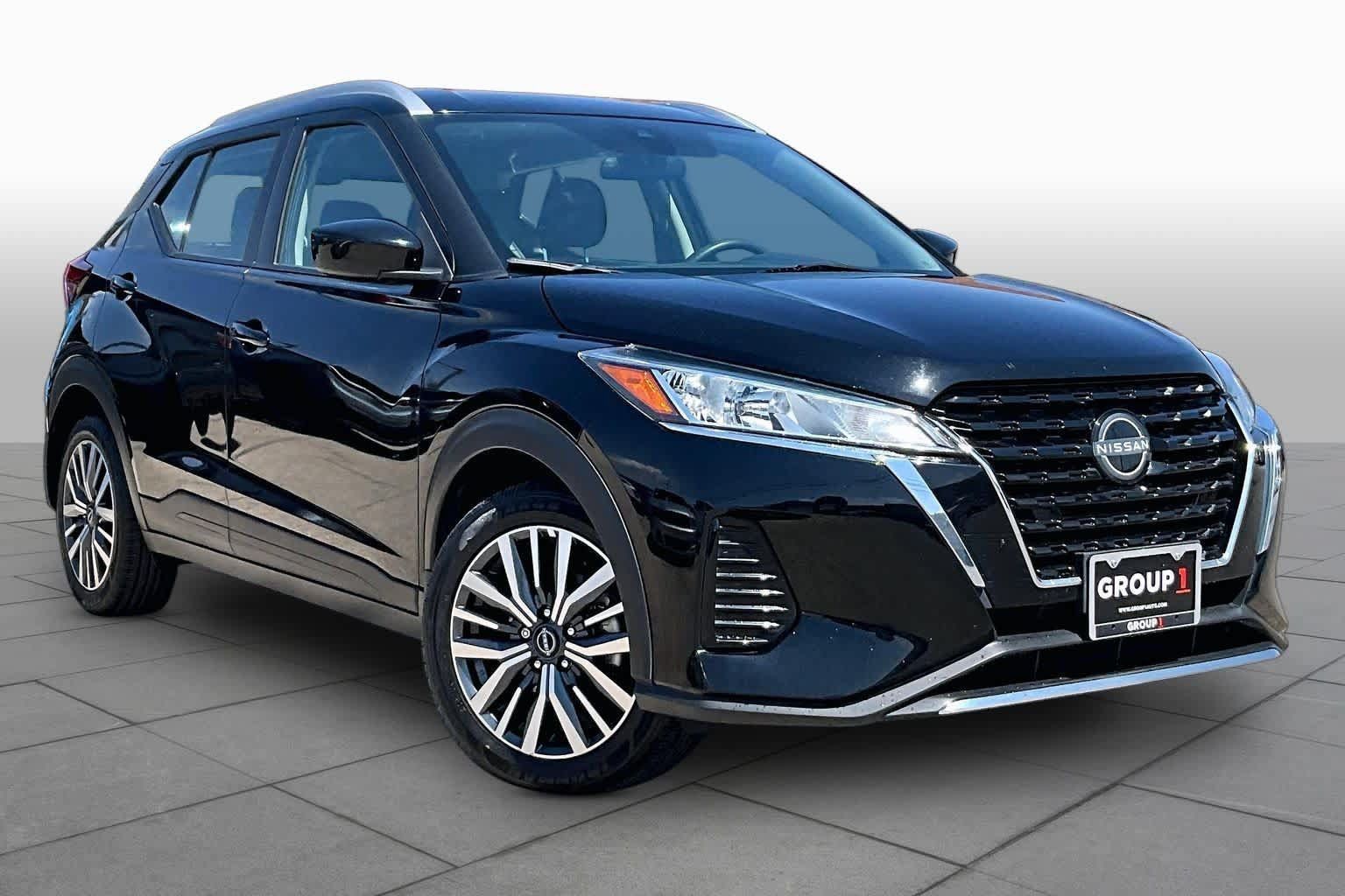 Used 2023 Nissan Kicks SV FWD image 3