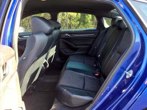 Used 2018 Honda Accord Sport image 10