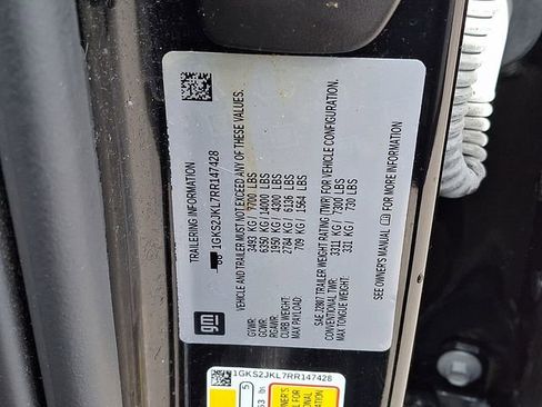 Used 2024 GMC Yukon XL Denali image 27