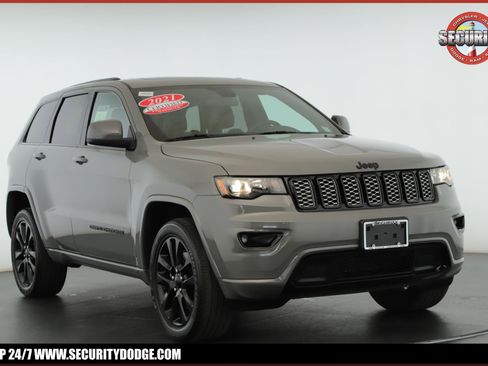 Used 2021 Jeep Grand Cherokee Laredo X image 1