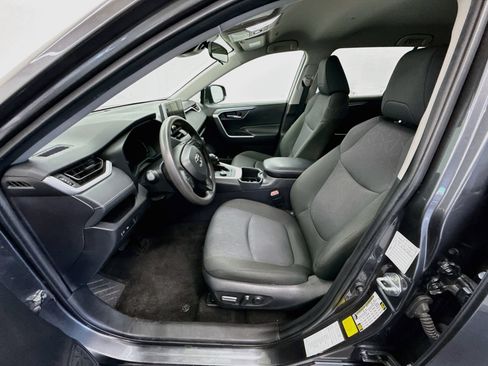 Used 2025 Toyota RAV4 XLE AWD/4WD image 13