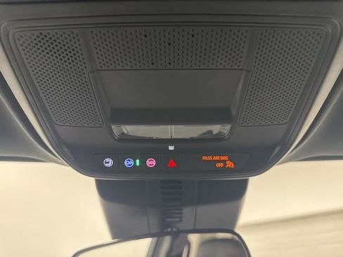 Used 2026 Chevrolet Traverse LT image 21