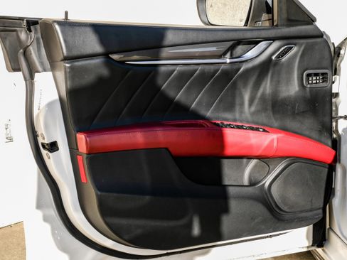 Used 2019 Maserati Ghibli S image 40