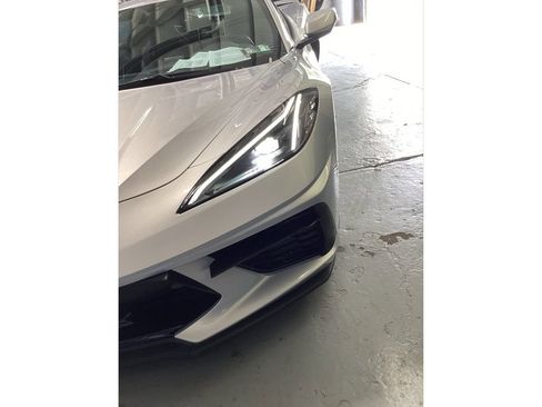 Used 2021 Chevrolet Corvette Stingray Coupe w/ Z51 Performance Package RWD image 26