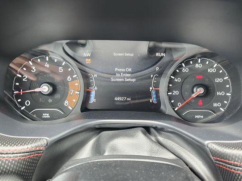 Used 2024 Jeep Compass Trailhawk AWD/4WD image 7