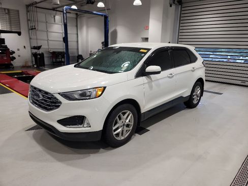 Used 2022 Ford Edge SEL w/ Convenience Package AWD/4WD image 3