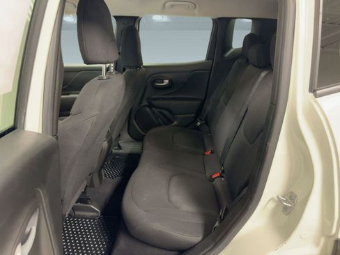 Used 2023 Jeep Renegade Latitude image 15