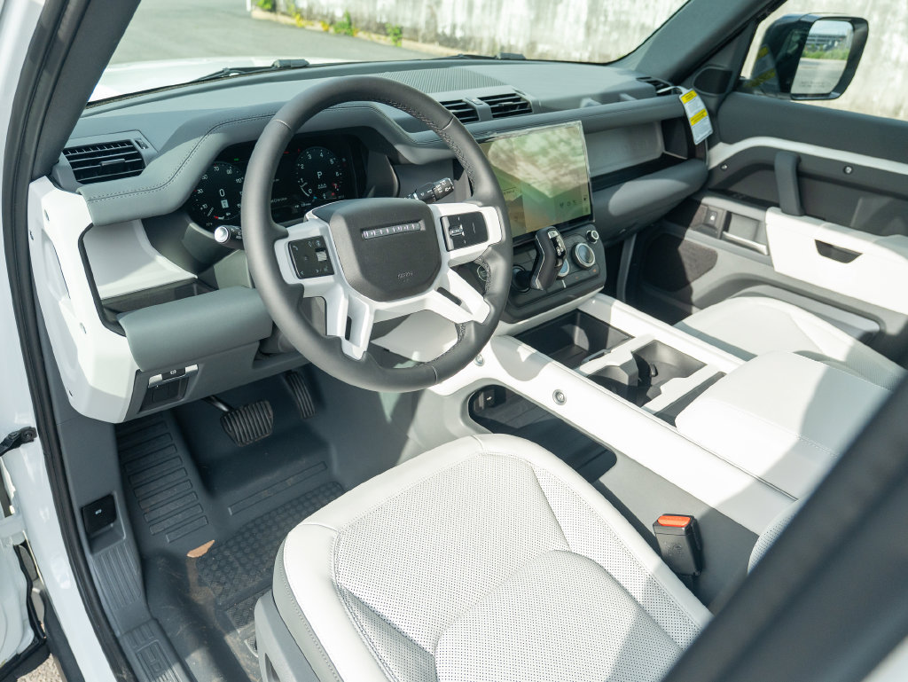 New 2026 Land Rover Defender 110 S AWD/4WD image 11