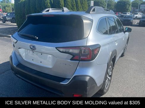 Used 2023 Subaru Outback Premium AWD/4WD image 3