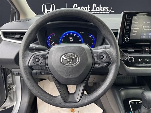 Used 2020 Toyota Corolla LE image 12