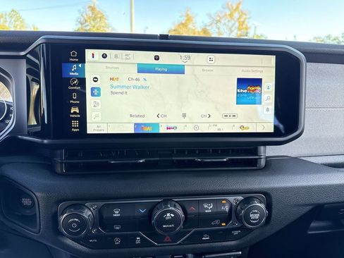 New 2025 Jeep Gladiator Sport AWD/4WD image 22