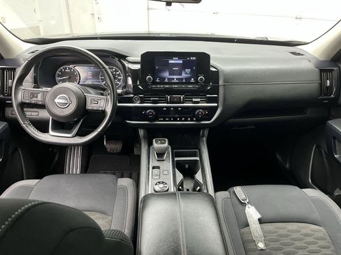 Used 2024 Nissan Pathfinder SV AWD/4WD image 4