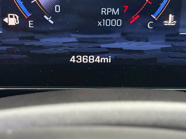 Used 2025 Chevrolet Tahoe LT AWD/4WD image 4