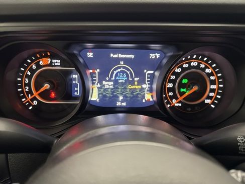 Used 2025 Jeep Wrangler Unlimited Rubicon image 16