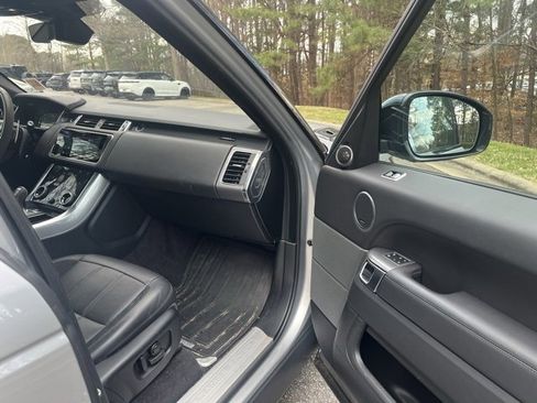 Used 2019 Land Rover Range Rover Sport HST image 10