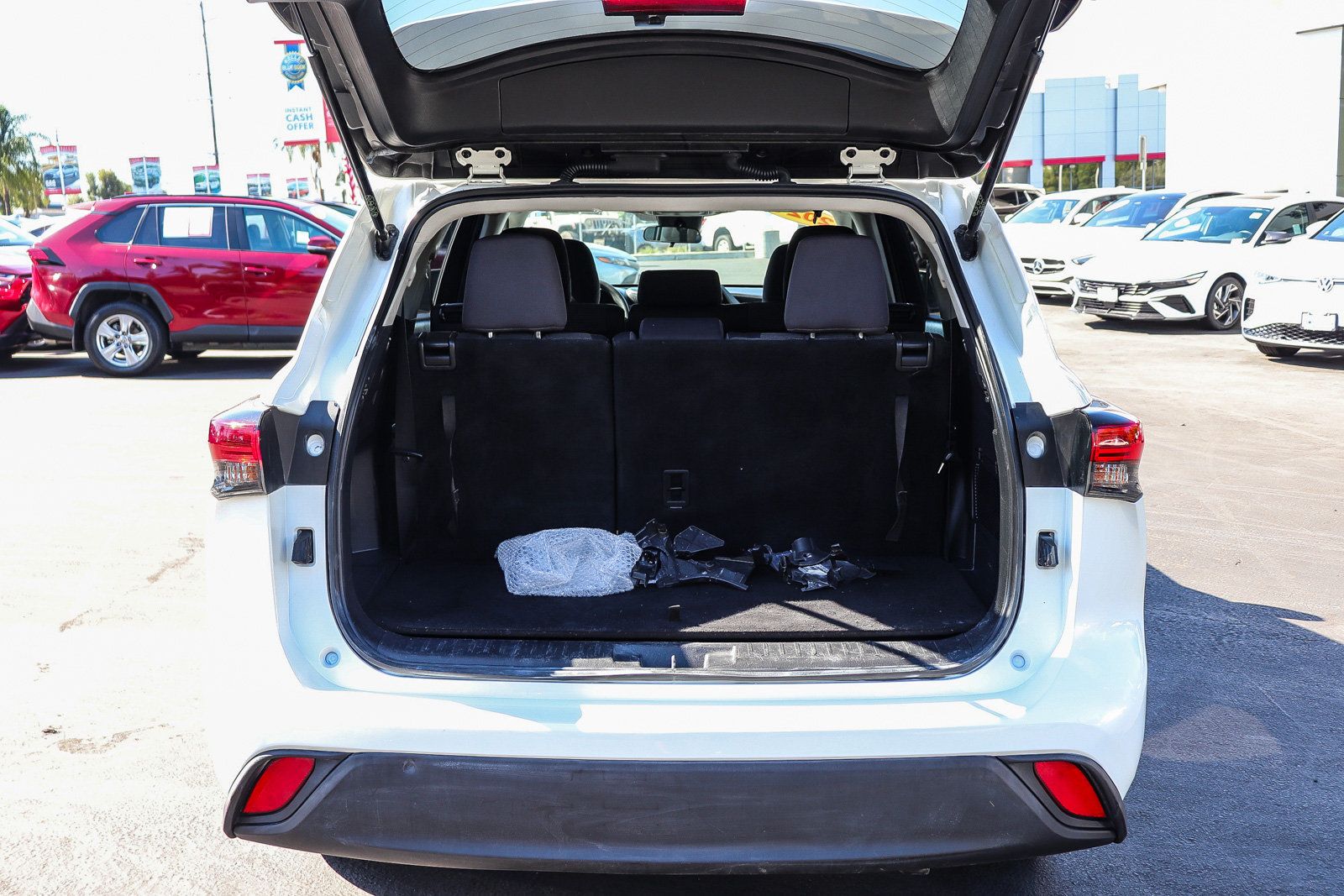 Certified 2021 Toyota Highlander L FWD image 32