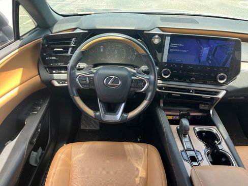 Used 2023 Lexus RX 350 Premium w/ Accessory Package (Z1) FWD image 4