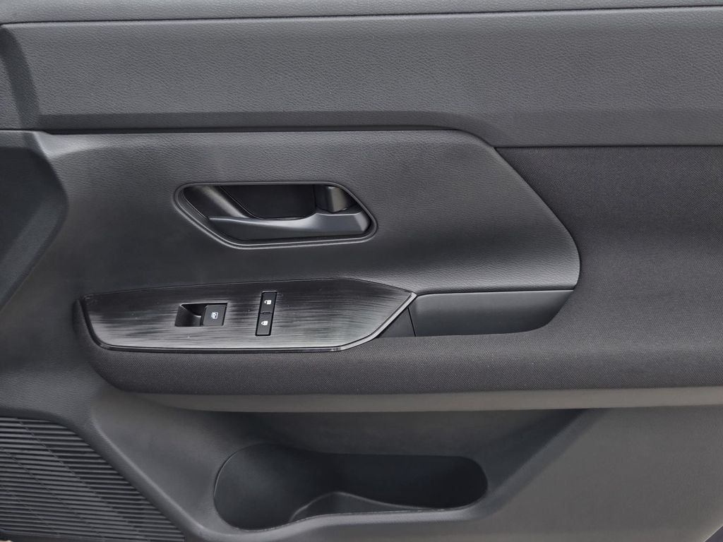 New 2027 Nissan Kicks S FWD image 8