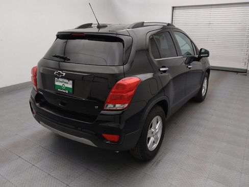 Used 2020 Chevrolet Trax LT w/ LT Convenience Package FWD image 9
