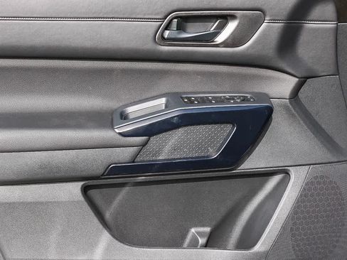 New 2025 Nissan Pathfinder SV FWD image 24