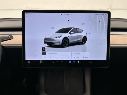 Used 2023 Tesla Model Y Long Range image 27