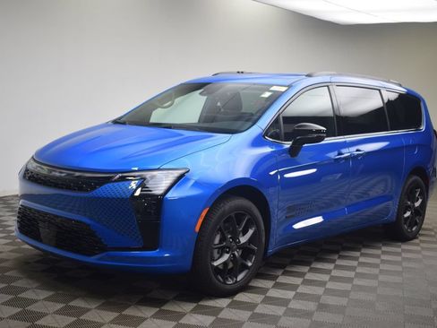 New 2027 Chrysler Pacifica Select AWD/4WD image 14