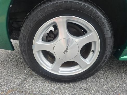 Used 2001 Ford Mustang Premium RWD image 13