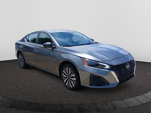 Used 2026 Nissan Altima 2.5 SV AWD/4WD image 1