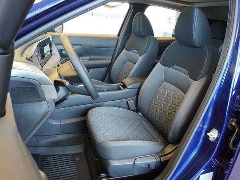 Used 2025 Nissan Kicks SV w/ SV Premium Package image 14