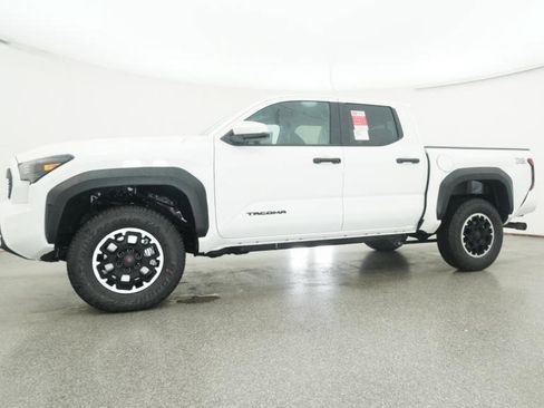 New 2026 Toyota Tacoma TRD Off-Road AWD/4WD image 50