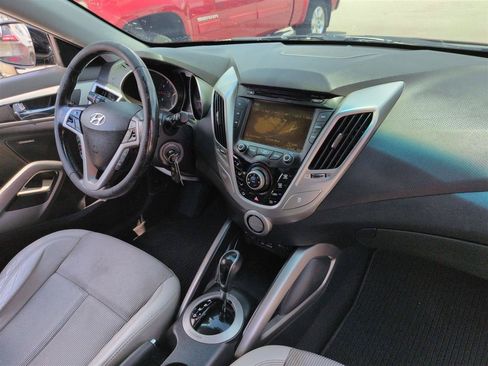 Used 2014 Hyundai Veloster w/ Style Package 02 FWD image 34