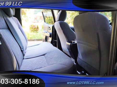 Used 2017 Toyota Tacoma TRD Off-Road w/ Premium & Technology Package AWD/4WD image 15