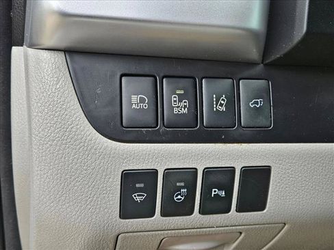 Used 2015 Toyota Highlander Limited Platinum AWD/4WD image 24