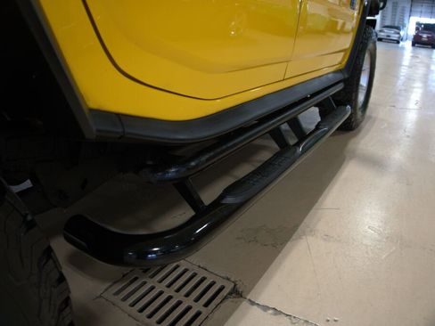 Used 2003 HUMMER H2 w/ Preferred Equipment Group image 26