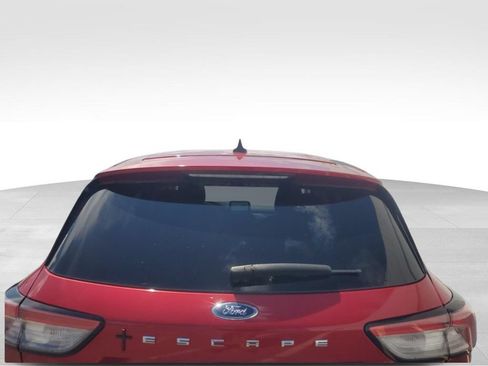 Used 2021 Ford Escape SE w/ SE Sport Appearance Package AWD/4WD image 4
