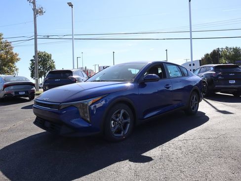 New 2025 Kia K4 LXS image 3