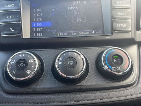 Used 2016 Toyota RAV4 LE AWD/4WD image 15
