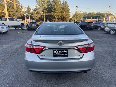 Used 2017 Toyota Camry SE FWD image 6