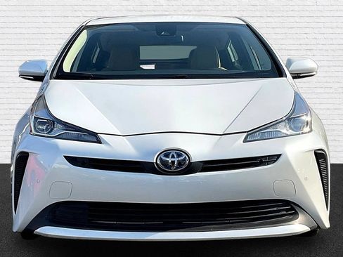 Used 2022 Toyota Prius LE FWD image 2