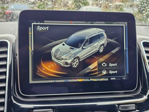Used 2019 Mercedes-Benz GLS 450 4MATIC image 33