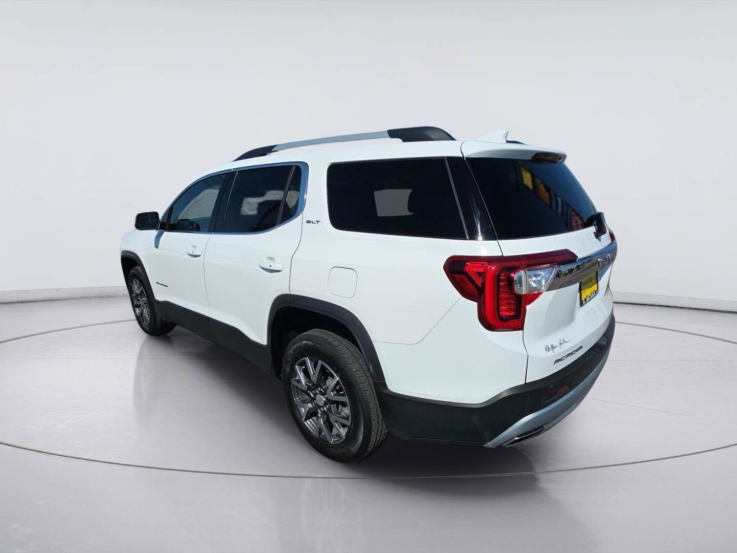 Used 2023 GMC Acadia SLT FWD image 18