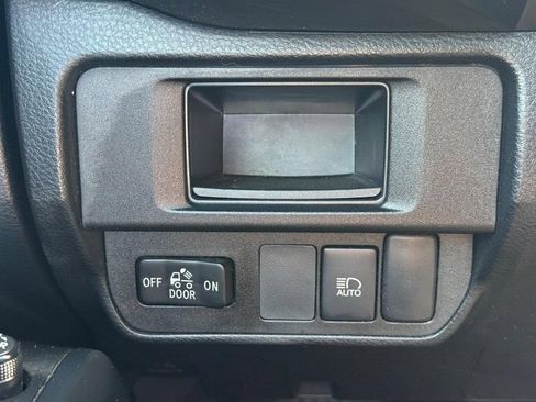 Used 2019 Toyota Tacoma SR AWD/4WD image 29