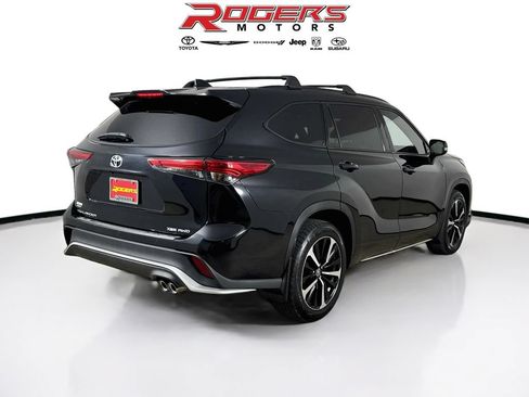 Used 2022 Toyota Highlander XSE AWD/4WD image 13