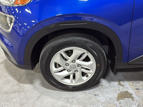Used 2023 Hyundai Venue SE FWD image 8