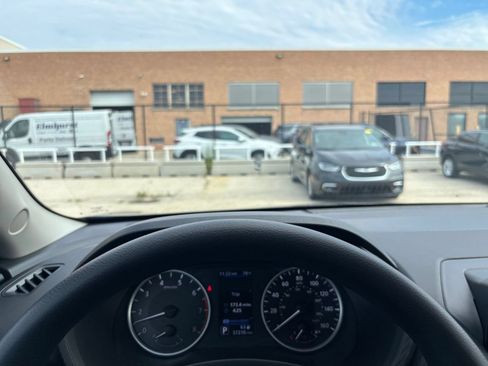 Used 2025 Nissan Sentra S FWD image 32