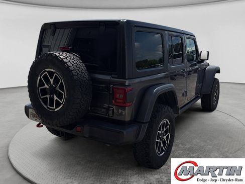 Used 2024 Jeep Wrangler Unlimited Rubicon AWD/4WD image 5