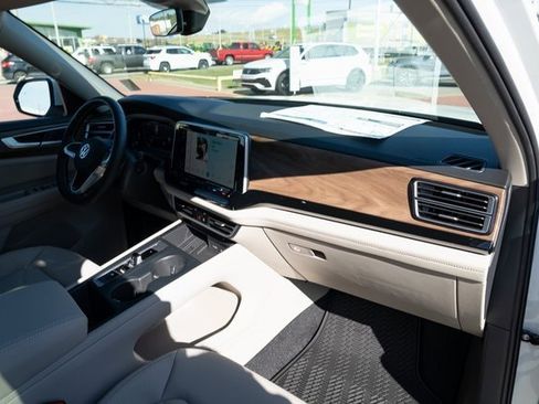 New 2026 Volkswagen Atlas SE image 39