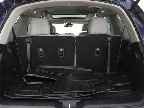 Used 2024 Honda Pilot Touring image 9