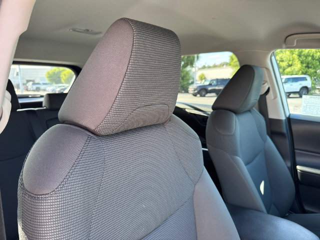 Certified 2021 Toyota RAV4 LE AWD/4WD image 16