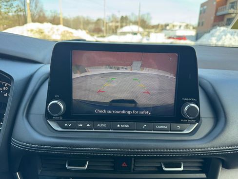 Used 2023 Nissan Rogue SV image 18